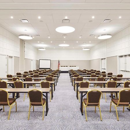 Embassy Suites By Hilton Alexandria Old Town Exteriör bild