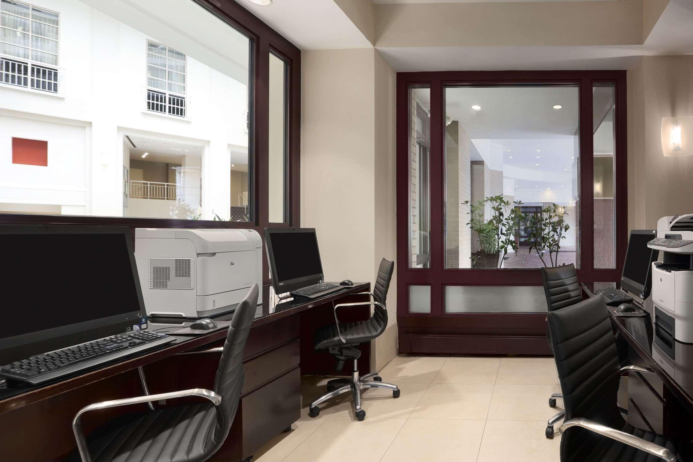 Embassy Suites By Hilton Alexandria Old Town Exteriör bild