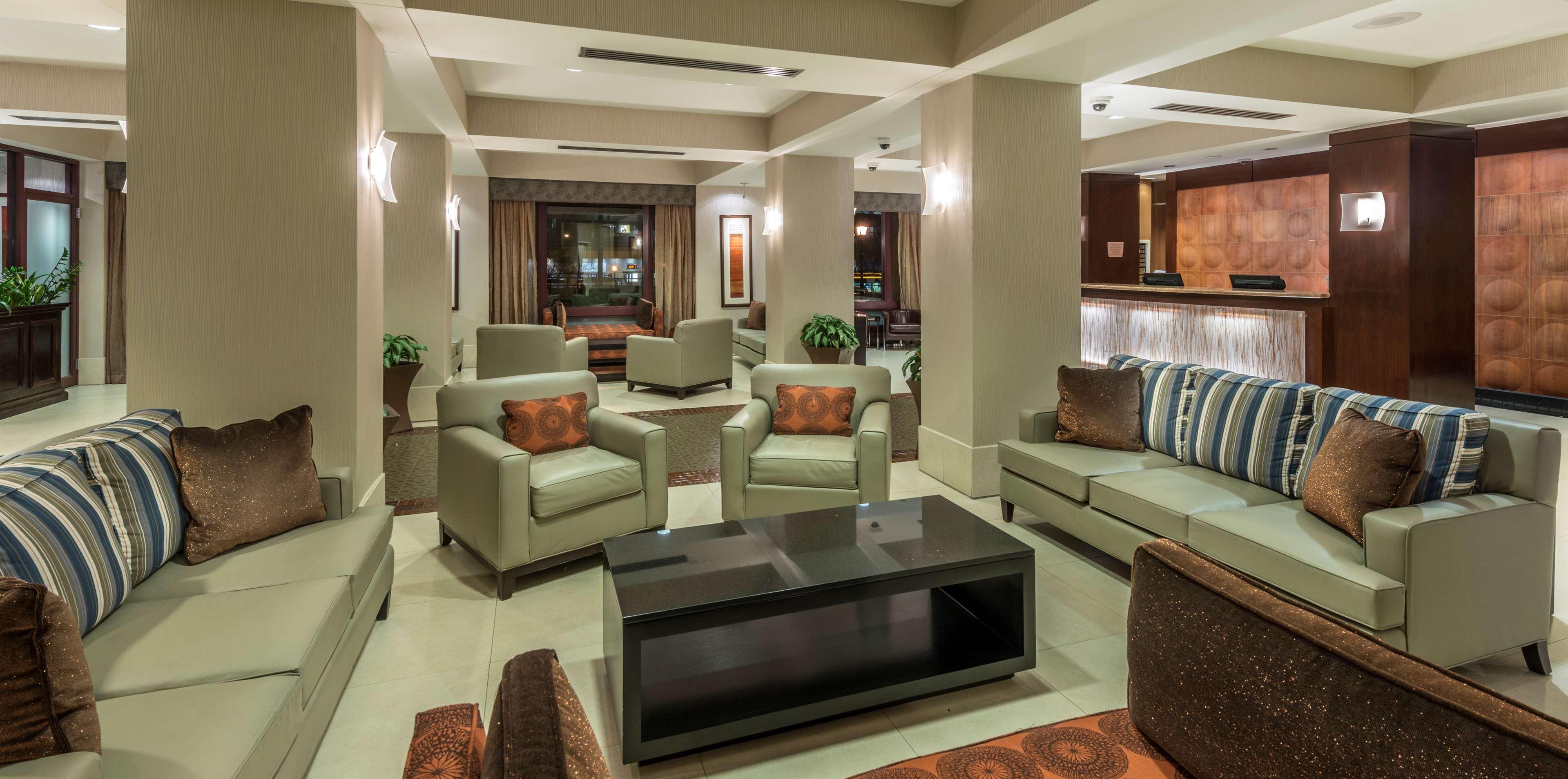Embassy Suites By Hilton Alexandria Old Town Exteriör bild