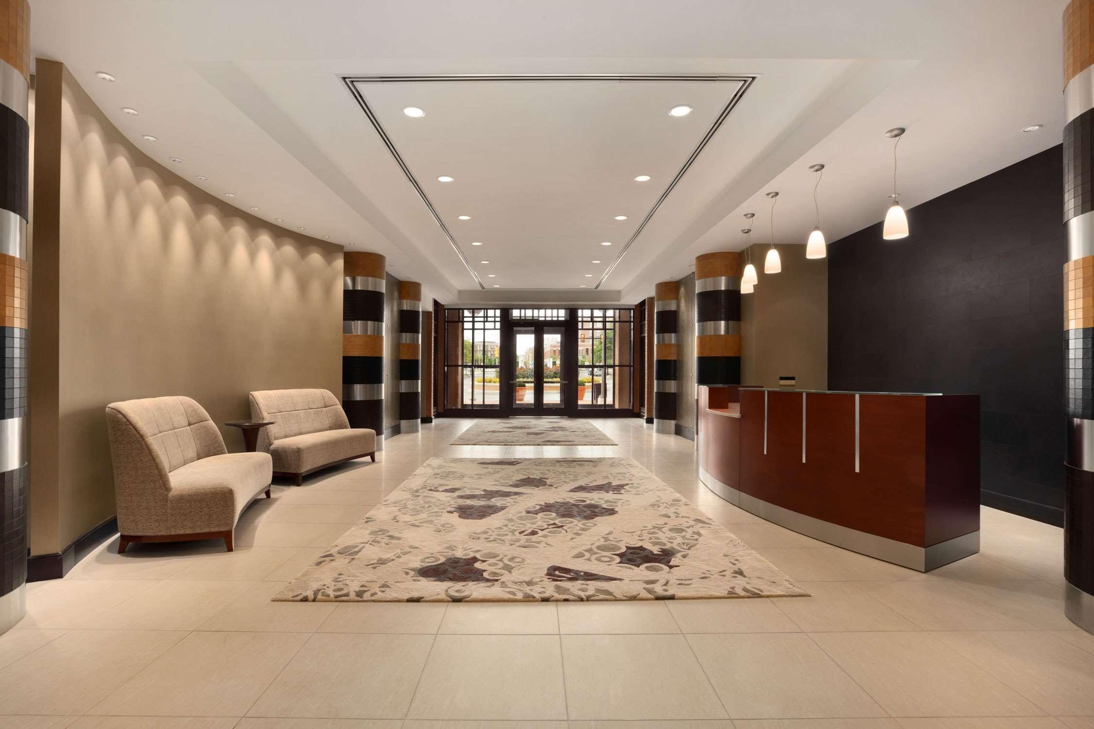 Embassy Suites By Hilton Alexandria Old Town Exteriör bild