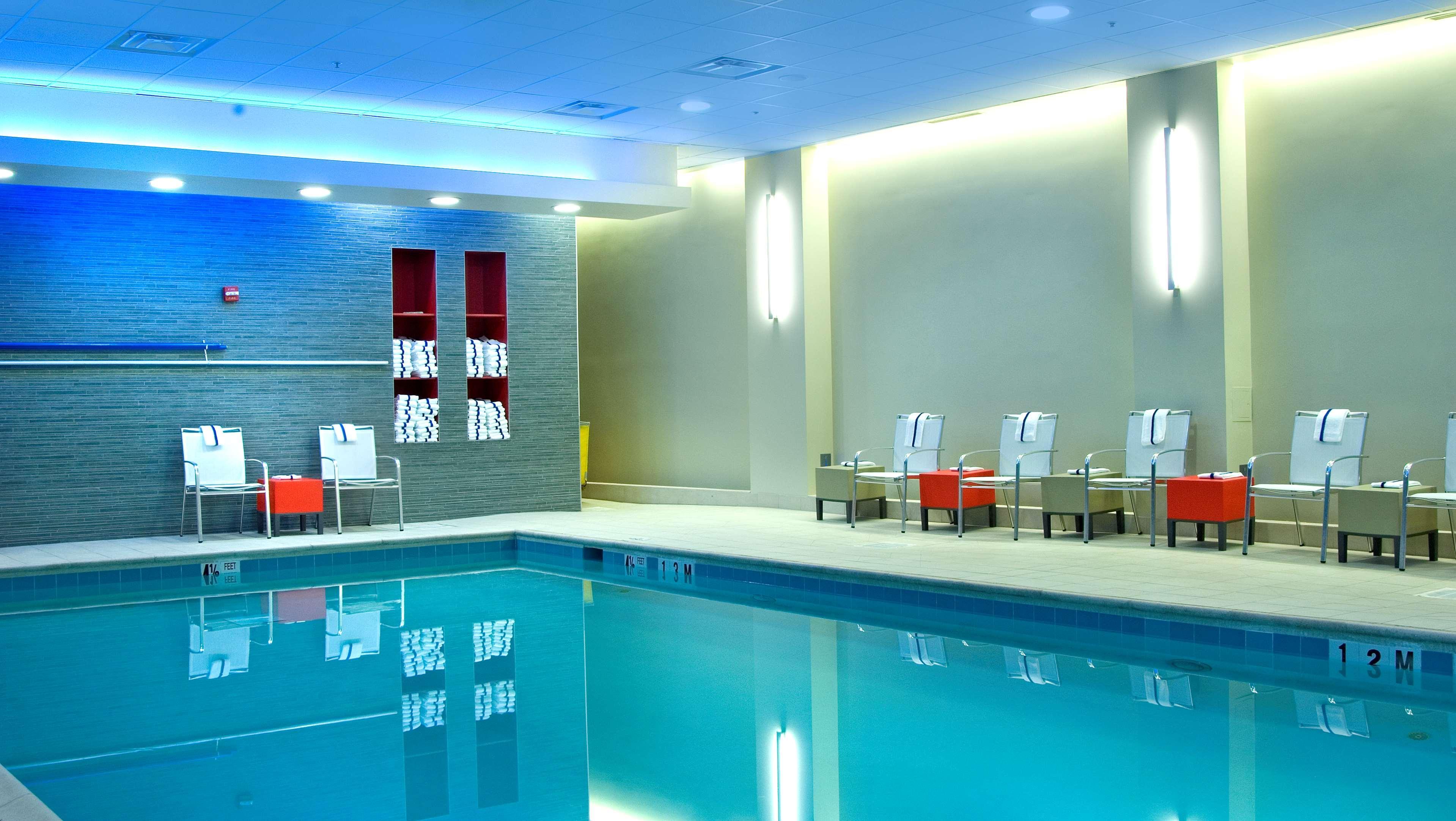 Embassy Suites By Hilton Alexandria Old Town Bekvämligheter bild