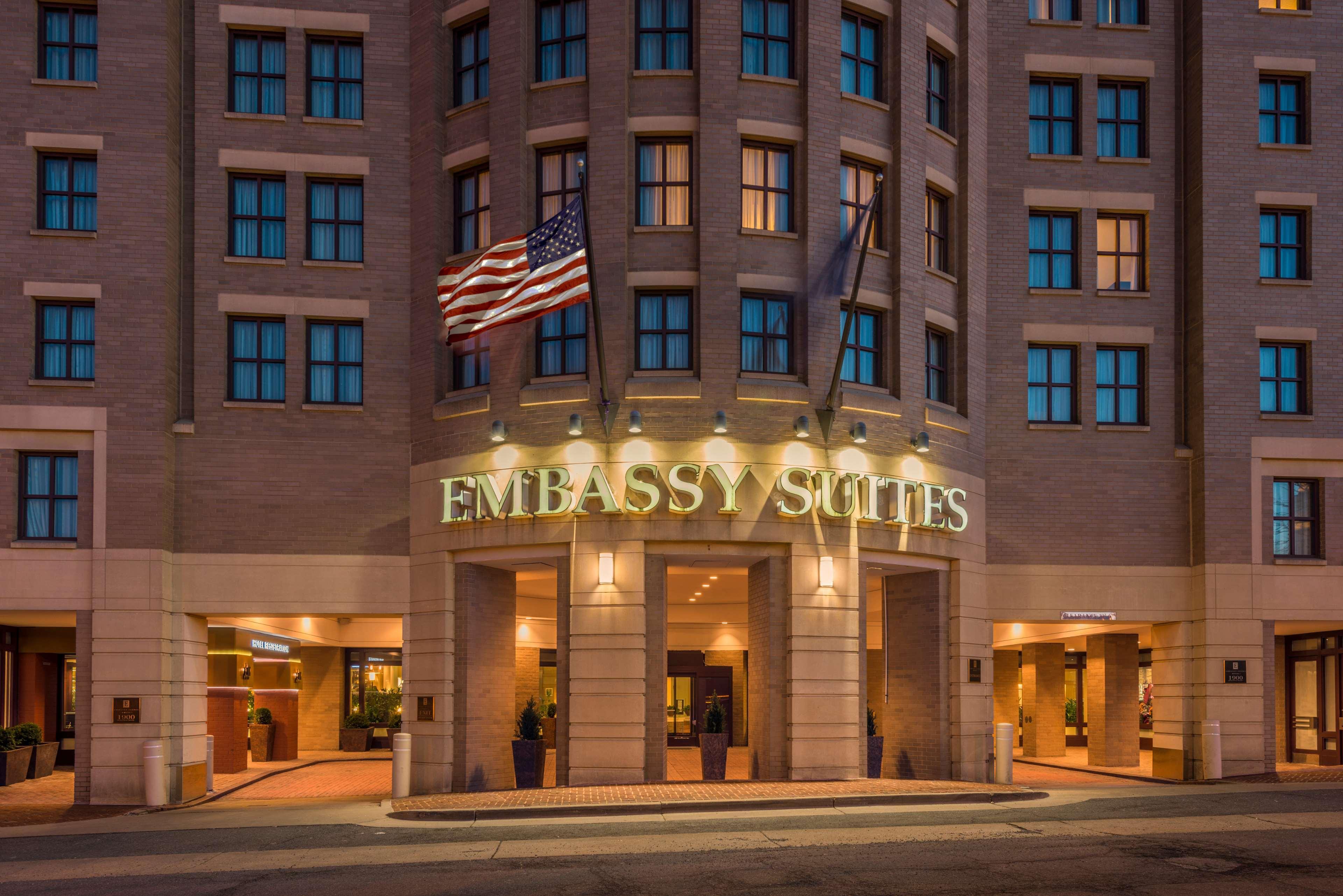 Embassy Suites By Hilton Alexandria Old Town Exteriör bild