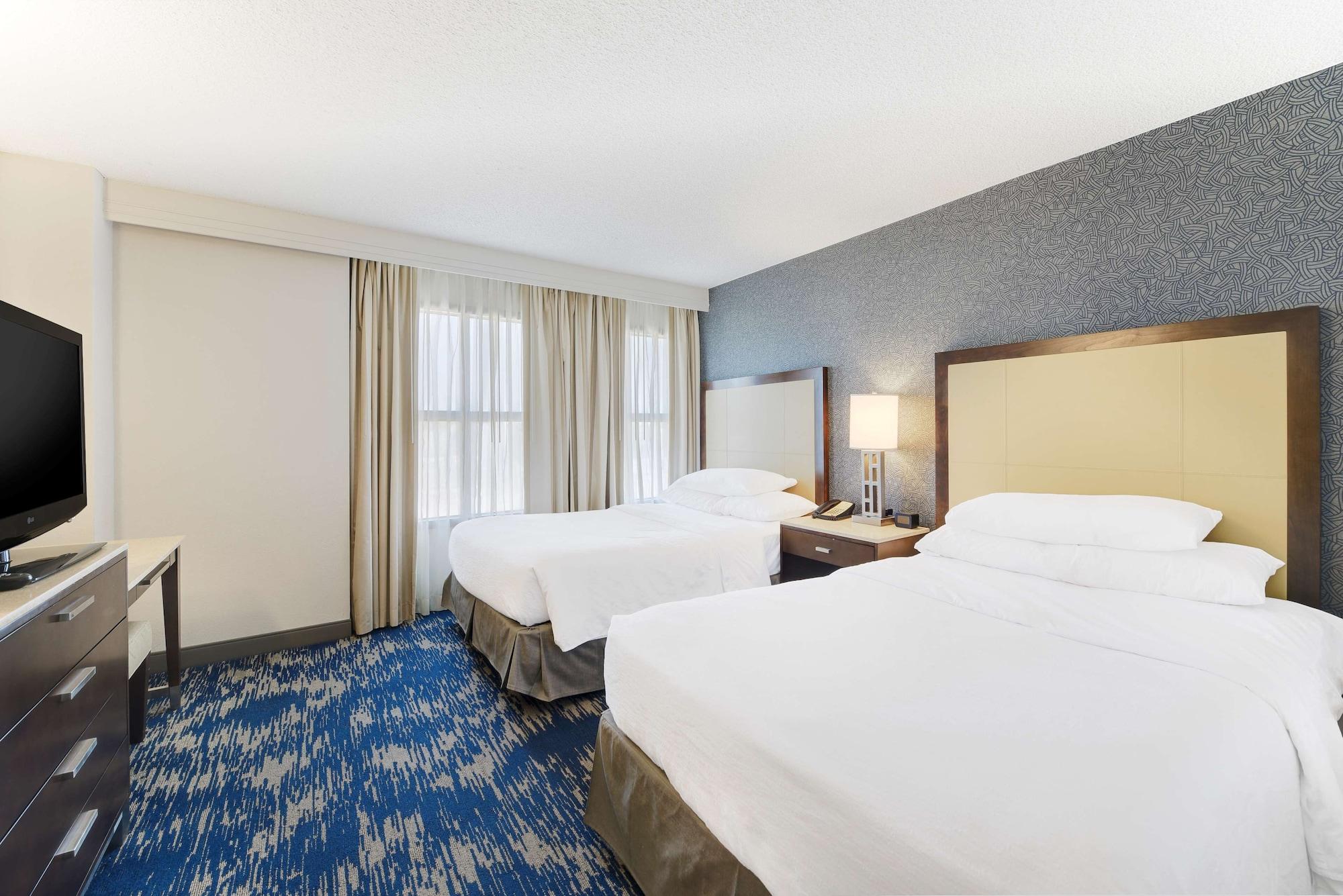 Embassy Suites By Hilton Alexandria Old Town Exteriör bild