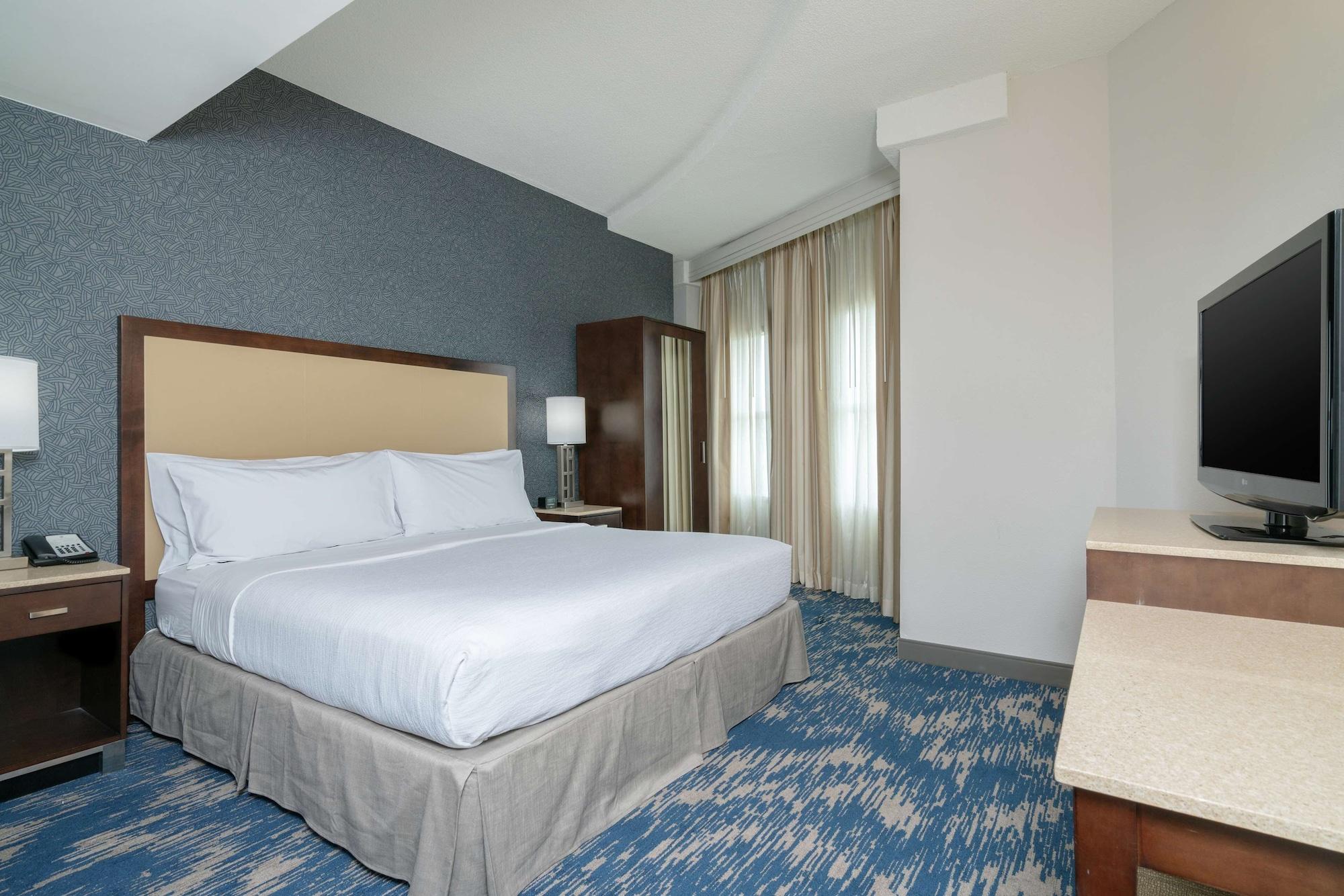 Embassy Suites By Hilton Alexandria Old Town Exteriör bild