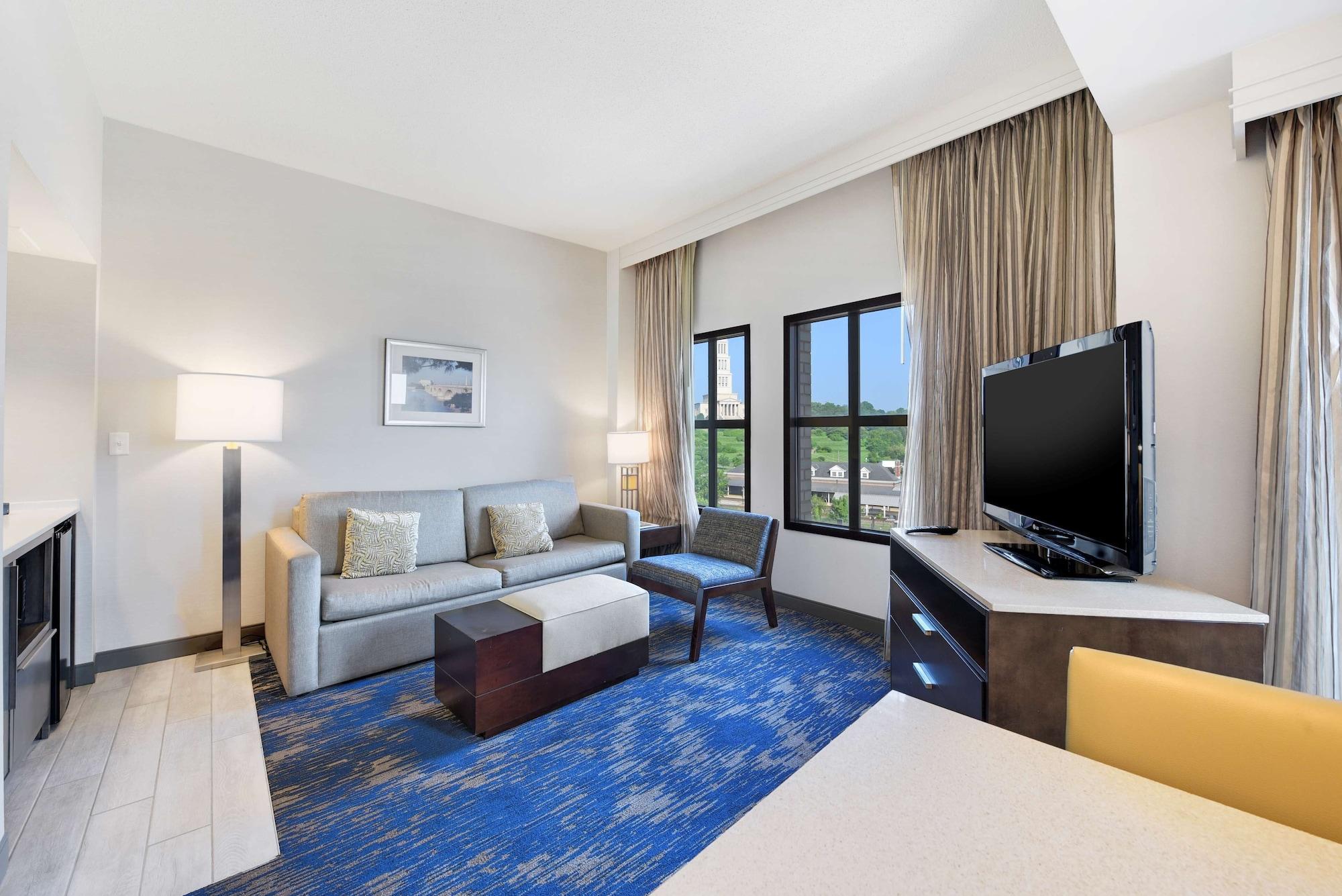 Embassy Suites By Hilton Alexandria Old Town Exteriör bild