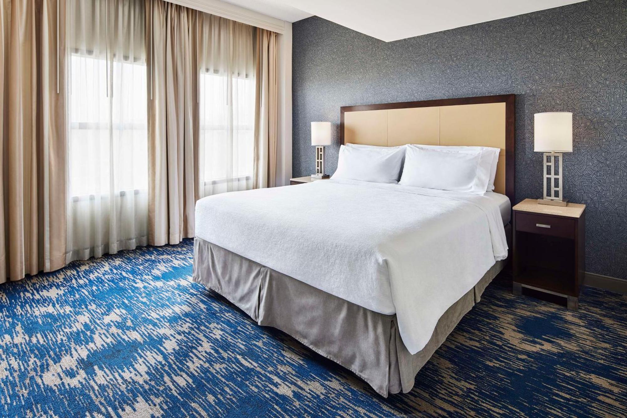 Embassy Suites By Hilton Alexandria Old Town Exteriör bild